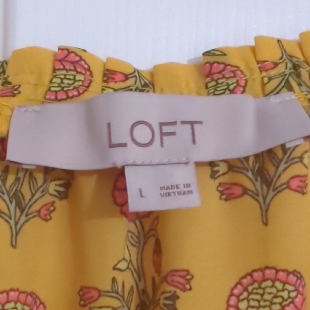 LOFT Peony Ruffle Split Neck Top, Large - Picture 2 of 12